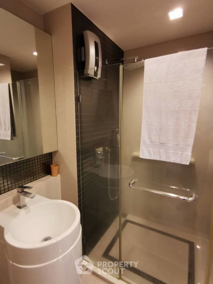 รูป คอนโด 1 ห้องนอน Rhythm Sathorn ใกล้ BTS สะพานตากสิน 300 ม. (ID 2834114) - รูปที่ 8/9