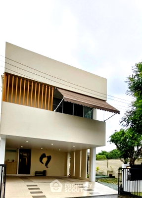 Houses for rent : Pet-Friendly 4-BR House Courtyard Villa Rama 9 (Wongwaen) (ID 2836686)