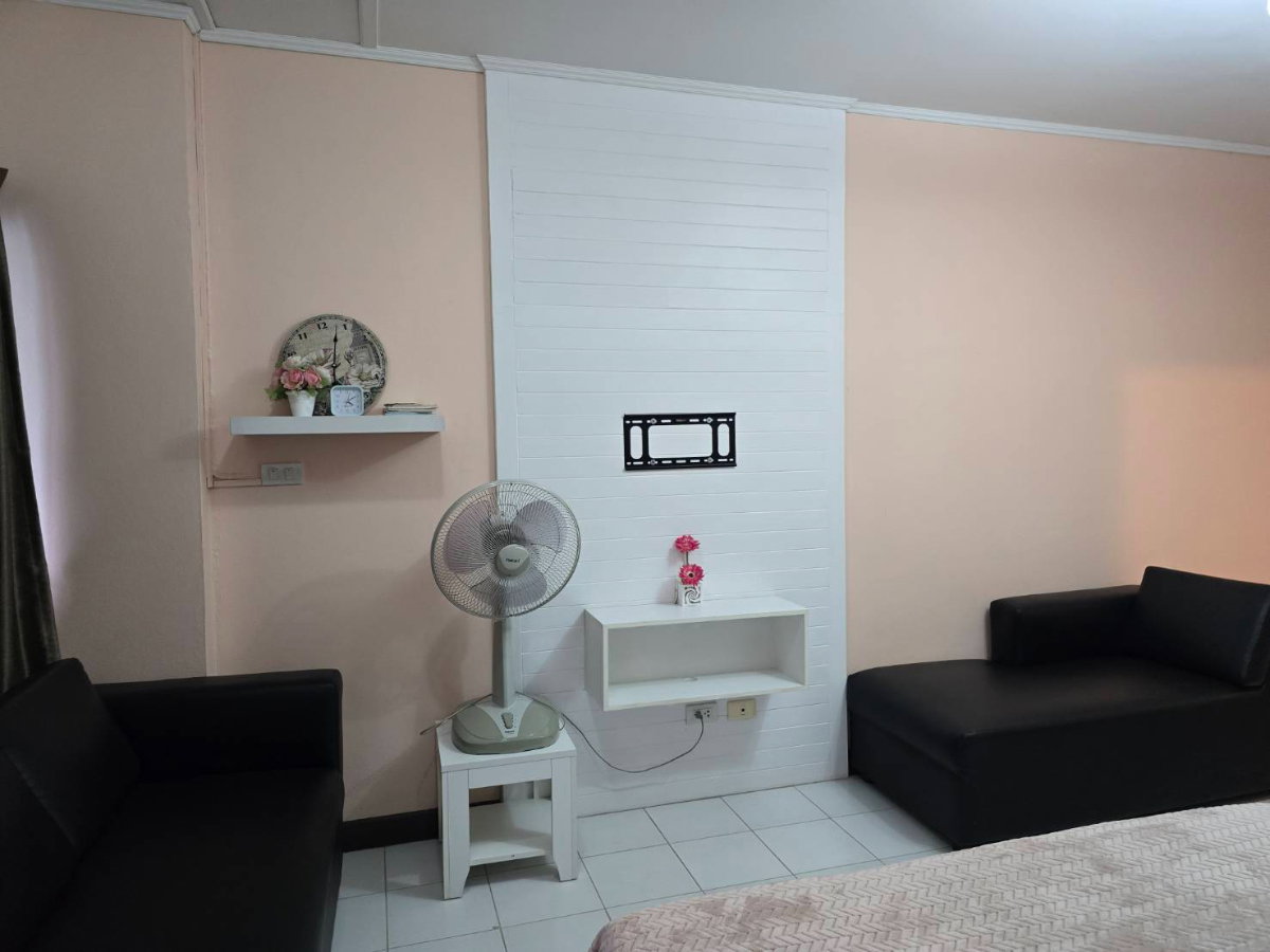 picture Glory Place Condominium -Condo for Sale - 4/10