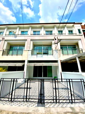 ขายทาวน์โฮม : ขายทาวน์เฮาส์ โครงการ บ้านกลางเมือง เออร์บาเนี่ยน พระราม9 - วงแหวน 3 ชั้น 3 ห้องนอน 3 ห้องน้ำ