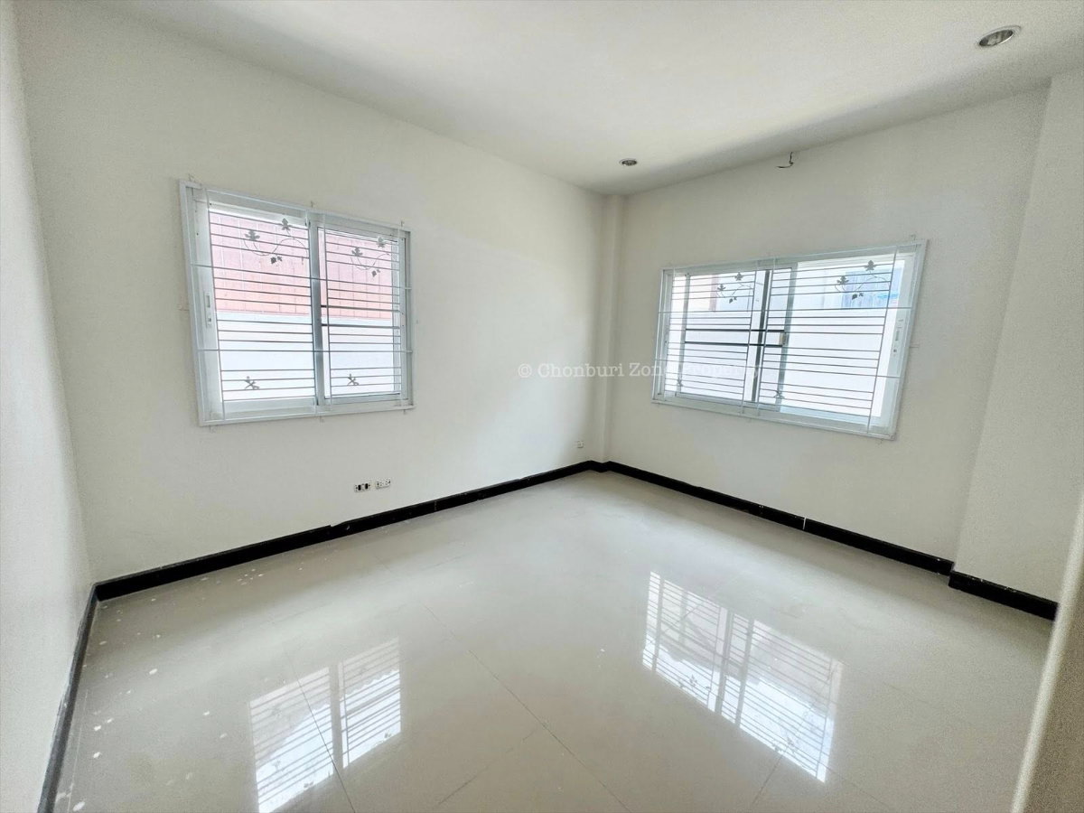 รูป ขายบ้านเดี่ยวหลังใหญ่รีโนเวทใหม่ ม.เซนสิริโฮม แหลมฉบัง ศรีราชา - รูปที่ 13/17
