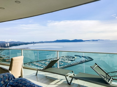 Mövenpick White Sand Beach Penthouse for Sale Sea View