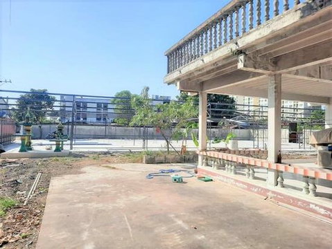ขายบ้านพร้อมที่ดิน ซอยลาซาล 43 และ  ลาซาล 41