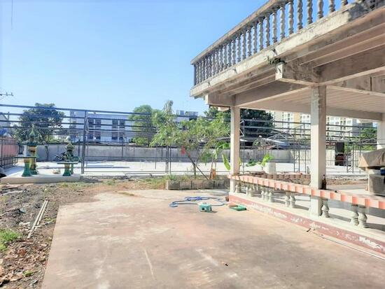 รูป ขายบ้านพร้อมที่ดิน ซอยลาซาล 43 และ  ลาซาล 41 - รูปที่ 1/5
