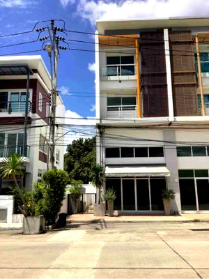 เช่าโฮมออฟฟิศ ถนนกำแพงเพชร 6 : (For Rent) >>ถูกที่สุดในย่านนี้<< Home office 3 ชั้นครึ่ง 5นาที จากสนามบินดอนเมือง//  EV charger//ใกล้รถไฟฟ้าสายสีแดง ชมพู, นานาชาติ Harrow 