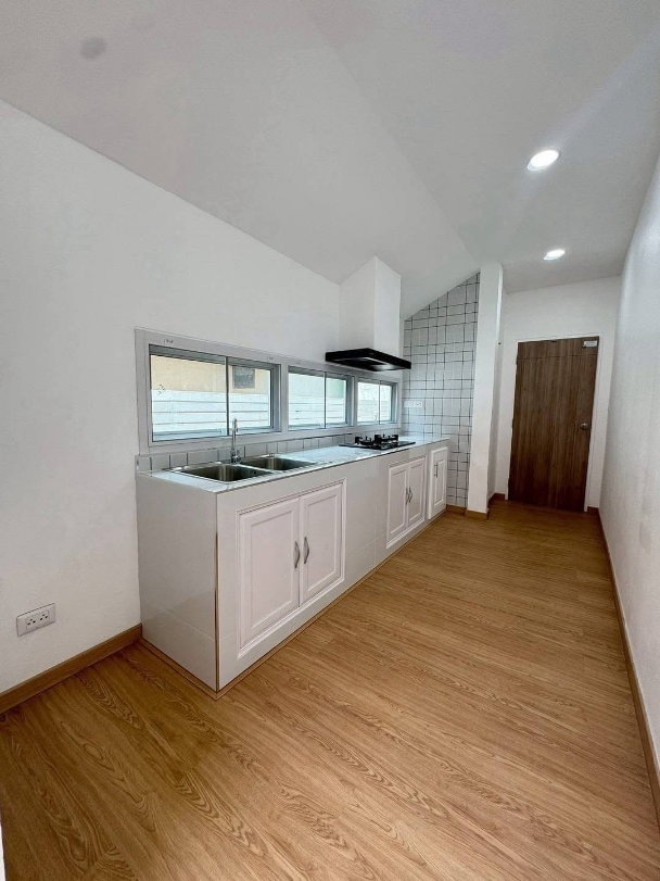 รูป ขายบ้านรีโนเวทในหมู่บ้านธีรพร เนื้อที่ 59 ตรว. 3 ห้องนอน2 ห้องน้ำ - รูปที่ 13/14