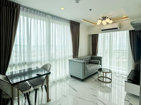 The Empire Tower Pattaya 1 Bedroom Condo for Rent Sea View