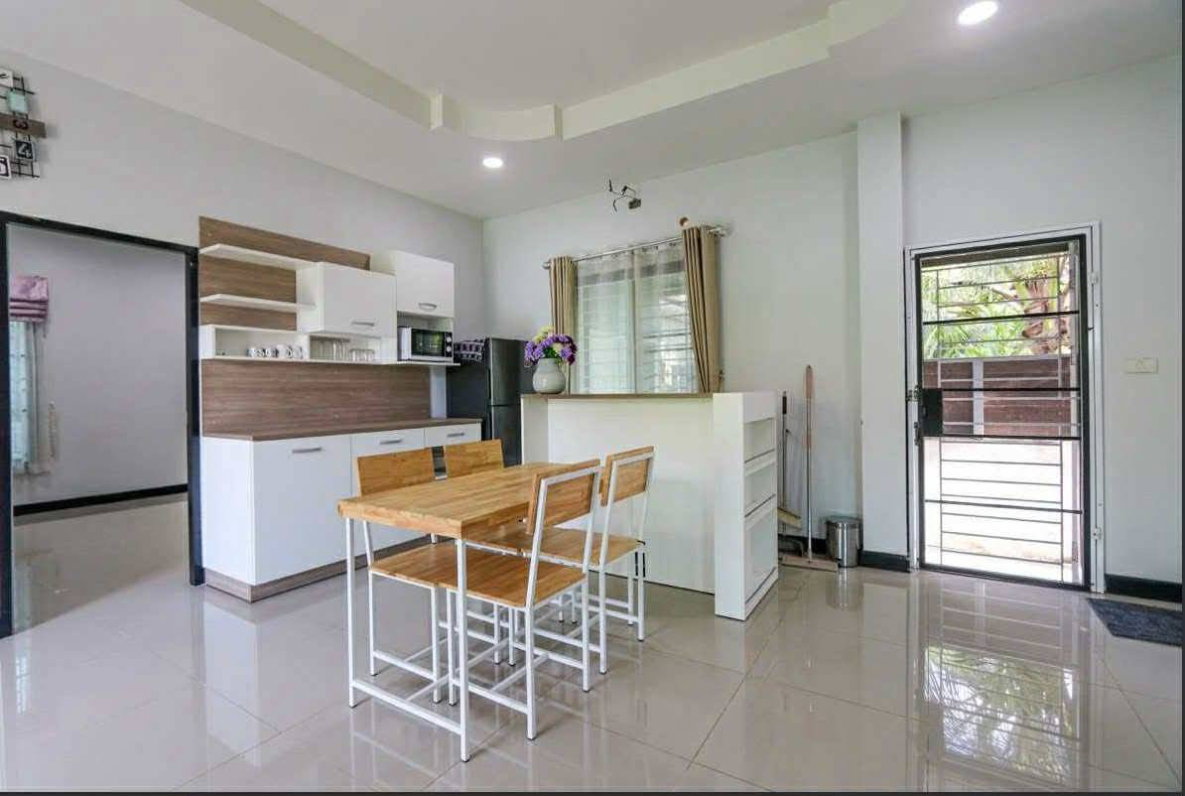 รูป ให้เช่าบ้าน 3 ห้องนอน 2 ห้องน้ำ พร้อมเฟอร์นิเจอร์ อำเภอสารภี-เชียงใหม่ (R1049) T.0946511456 - รูปที่ 5/12