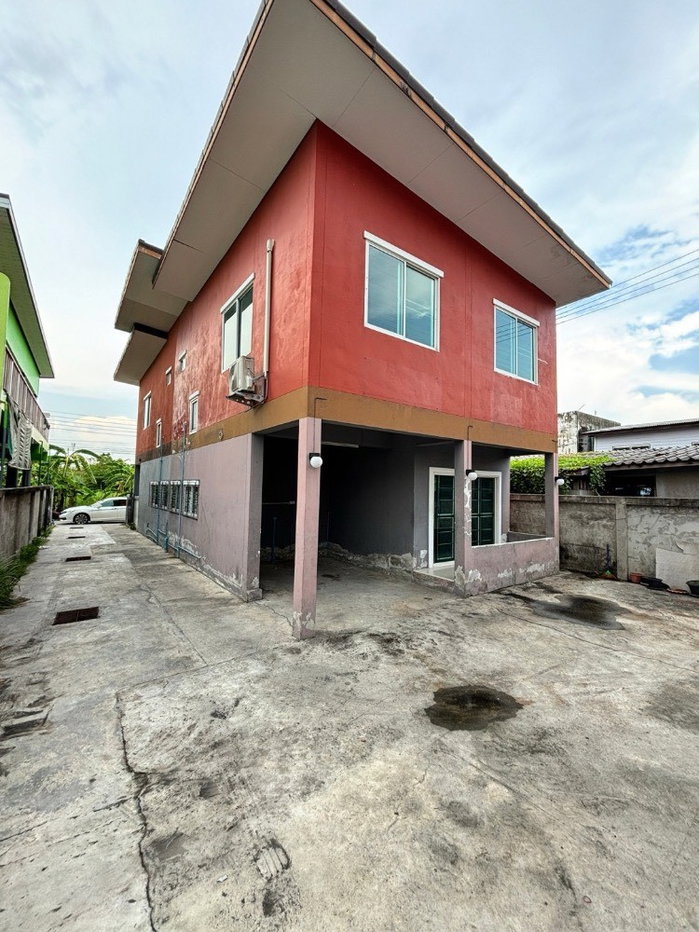 รูป #ให้เช่าบ้าน2ชั้น มี 3ห้องนอน 2 ห้องน้ำ ซ.เสรีไทย83 แยก5 เช่า 9,000บ/เดือน ตัวบ้านที่ว่างจะอยู่ด้านหลัง และต้องสลับที่จอดรถหลังอยู่ด้านหลังนะครับ - รูปที่ 15/15