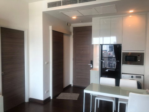 Condo for rent:Unit Available at Q Asoke Line ID: @condobkk(With@)