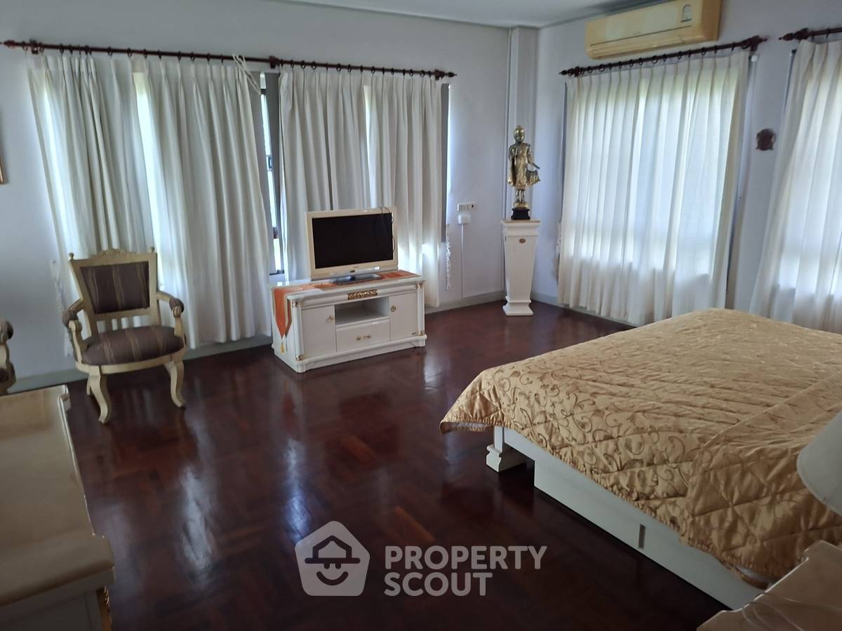รูป คอนโด 4 ห้องนอน เฟอร์ครบ พร้อมอยู่ ที่บ้านสมประสงค์ สัตหีบ ชลบุรี (ID 2859320) - รูปที่ 20/29