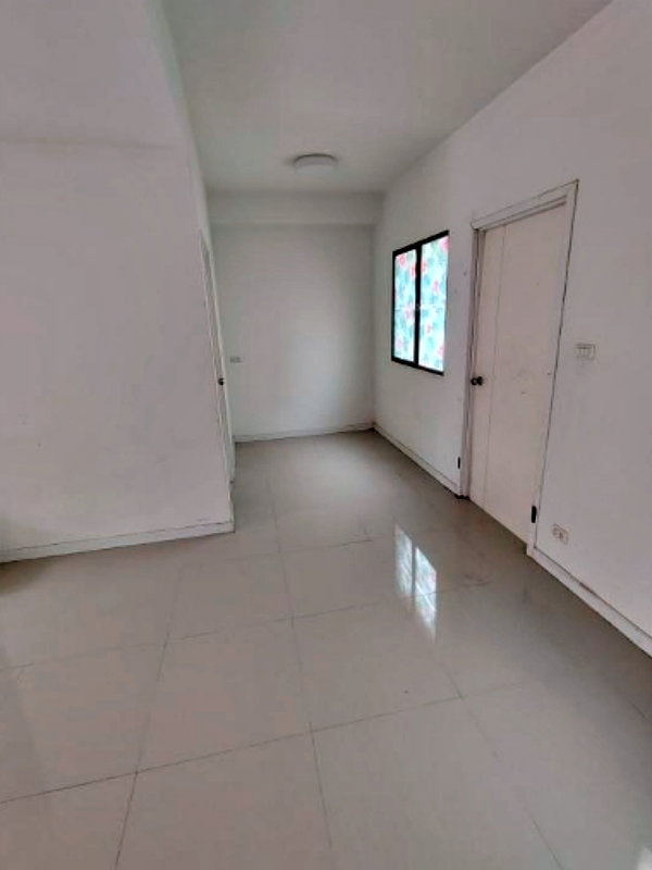 picture TownhomeForSale – Baan Pruksa Prime Ramintra – Kubon with 17.4 Sq. Wah Plot - 4/9