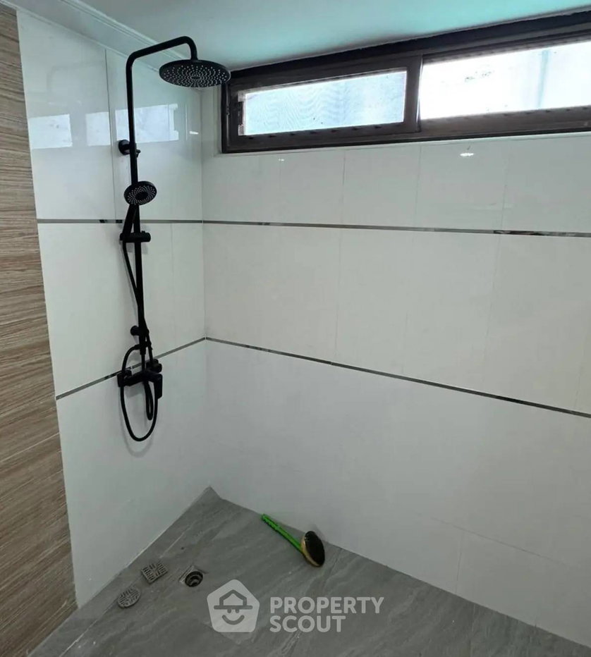 รูป คอนโด 3 ห้องนอน ชั้นสูง 37 ขนาด 350 ตร.ม. วัฒนา เฮ้าส์ ใกล้ MRT สุขุมวิท 200 ม. (ID 2866749) - รูปที่ 20/20