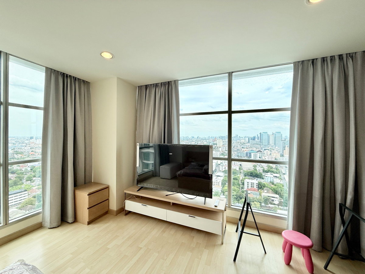 picture Ready to move in❗️"𝐑𝐡𝐲𝐭𝐡𝐦 𝐑𝐚𝐭𝐜𝐡𝐚𝐝𝐚" 2 Bed 2 Bath Near MRT-Ratchadapisek - 11/19