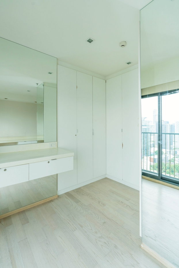 รูป ขายคอนโด Noble Remix (สุขุมวิท 36) ชั้น 28 (High Floor พร้อมวิวเมืองมุมสูง) 2 ห้องนอน  ใกล้ BTS ทองหล่อ  - รูปที่ 6/15