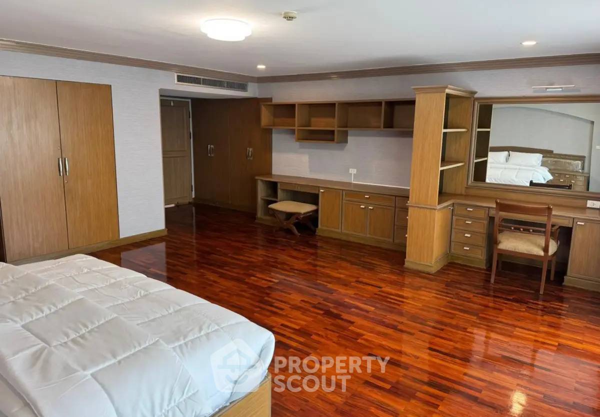รูป คอนโด 3 ห้องนอน ชั้นสูง 37 ขนาด 350 ตร.ม. วัฒนา เฮ้าส์ ใกล้ MRT สุขุมวิท 200 ม. (ID 2866749) - รูปที่ 13/20