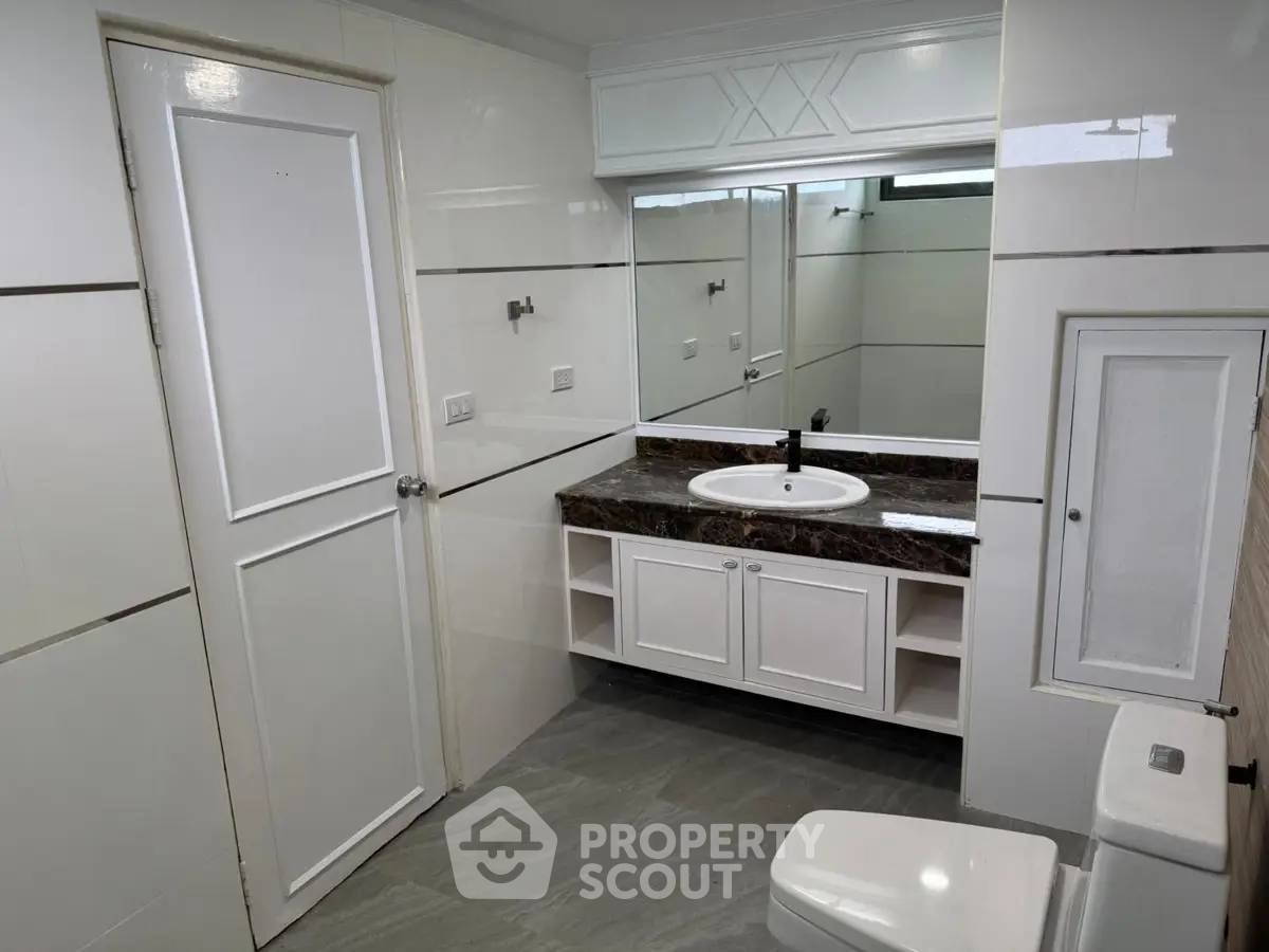 รูป คอนโด 3 ห้องนอน ชั้นสูง 37 ขนาด 350 ตร.ม. วัฒนา เฮ้าส์ ใกล้ MRT สุขุมวิท 200 ม. (ID 2866749) - รูปที่ 19/20