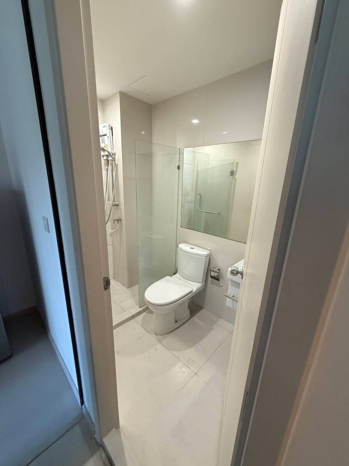 picture Rare room!!! Best price ever close to mrt phetchaburi walkable - 5/5