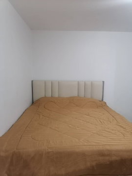 P-50319 Fully Furnished First Tower Sukhumvit Studio Unit Close to BTS Phloen Chit & Bumrungrad Hospital. Line: @easythaihome 085-592-2897