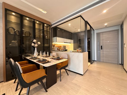 🔥Hot Deal🔥 Exclusive Unit from Developer 𝐓𝐡𝐞 𝐑𝐨𝐨𝐦 Sukhumvit 38 2 bedroom in the middle of Sukhumvit