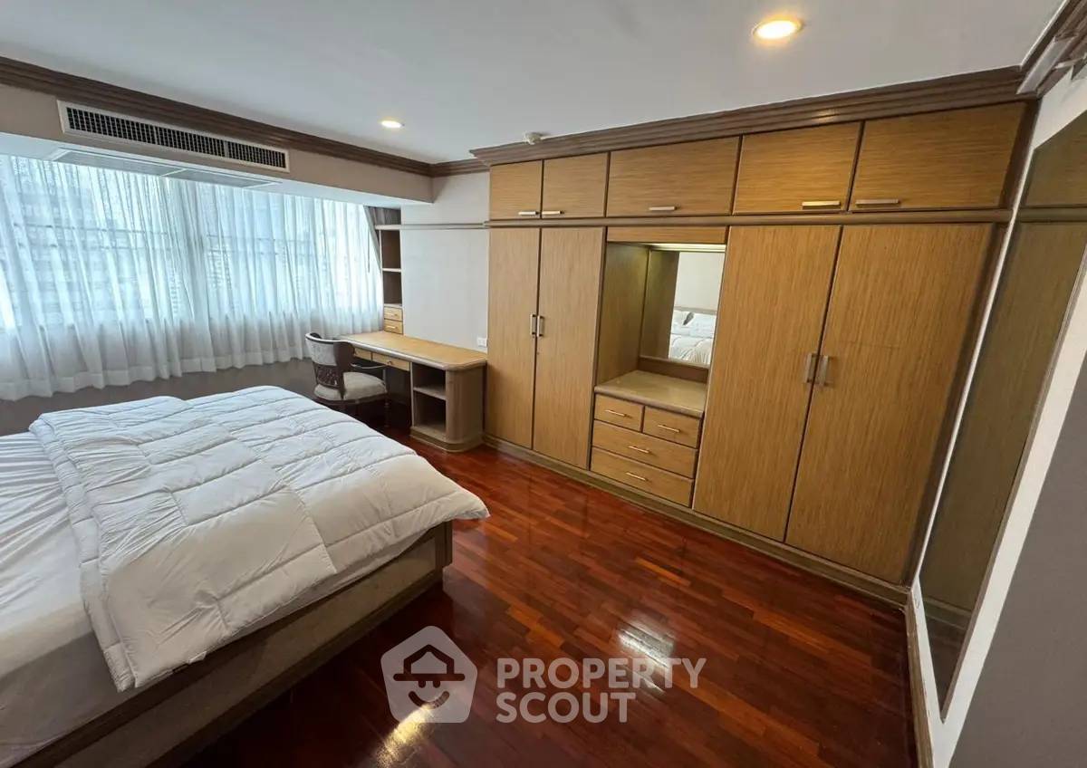 รูป คอนโด 3 ห้องนอน ชั้นสูง 37 ขนาด 350 ตร.ม. วัฒนา เฮ้าส์ ใกล้ MRT สุขุมวิท 200 ม. (ID 2866749) - รูปที่ 16/20