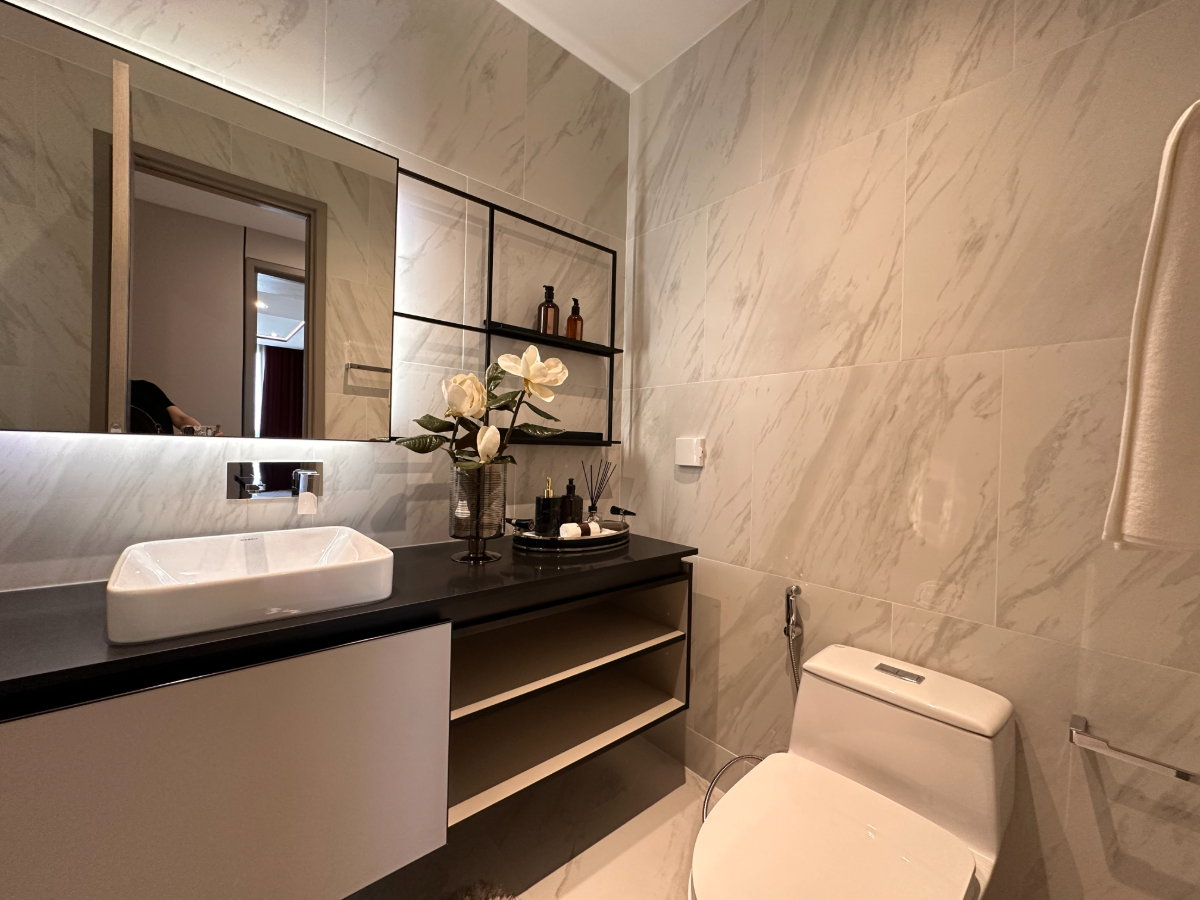 รูป The Room Sukhumvit 38 พื้นที่ 90 ตร.ม. พร้อม 2 ห้องนอน 2 ห้องน้ำ ใช้งานเป็นสัดส่วน - รูปที่ 16/17