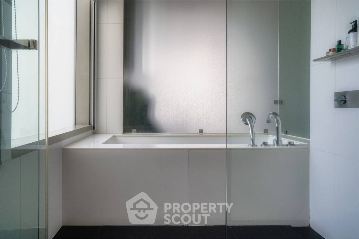 picture 2-BR 108 Sqm Condo For Sale, 185 Rajadamri, 400m To BTS Ratchadamri (ID 2860199) - 3/8