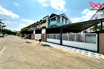 ทาวน์โฮม นนทบุรี : ขายทาวน์เฮาส์ 3 ชั้น นันทนาการ์เด้น 2 ท่าอิฐ  รัตนาธิเบศร์ นนทบุรี หลังริม 51ตร.ว.