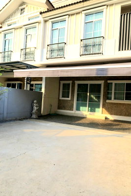Townhouses for rent : Townhome for rent, Siri Place MegaBangna, ready to move in. Interested? Contact Line @goodmanpro or call 0999029.