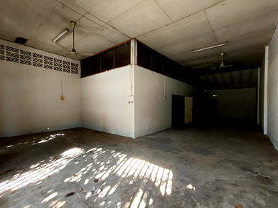 บ้านเดี่ยว ถนนเลี่ยงเมืองอุบลราชธานี : บ้านเดี่ยว 1670.8 ตร.วา วารินชำราบ วารินชำราบ อุบลราชธานี 15.1M