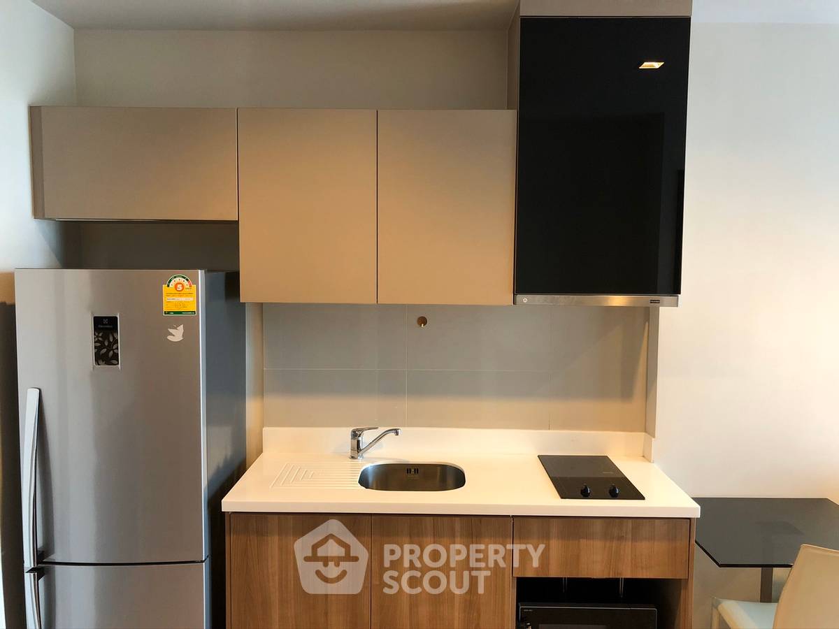 รูป คอนโด 1 ห้องนอน ขาย Rhythm Sathorn ใกล้ BTS สะพานตากสิน (ID 435511) - รูปที่ 9/11