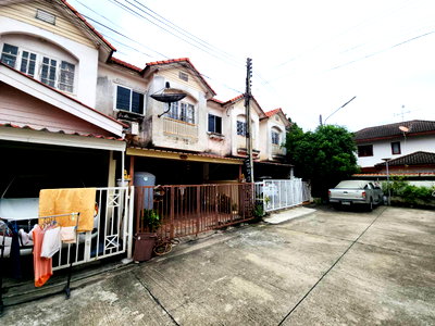 Townhouses for sale Eastern Asia University : TOWN HOUSE 20 Sq.w. Thanyaburi Pathumthani for 1.4M
