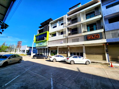 Shophouses for sale Kasetsart University Si Racha Campus : SHOP HOUSE 16 Sq.w. Si Racha Chonburi for 4M