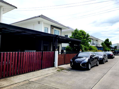 บ้านเดี่ยว ถนนรังสิต-นครนายก : บ้านแฝด 39.2 ตร.วา ลลิล ทาวน์ แลนซิโอ คริป รังสิต-คลองสอง คลองหลวง ปทุมธานี 3.6M