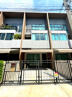 ทาวน์โฮมให้เช่า : 🏡✨ ทาวน์โฮมหรู 3 ชั้น บ้านกลางเมือง พระราม 9 – กรุงเทพกรีฑา 3 ห้องนอน 2 ห้องน้ำ บ้านสวย สไตล์โมเดิร์น พื้นที่กว้าง🐶🐱