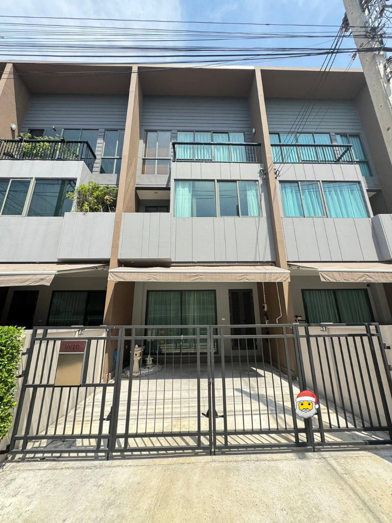 ทาวน์โฮมให้เช่า : 🏡✨ ทาวน์โฮมหรู 3 ชั้น บ้านกลางเมือง พระราม 9 – กรุงเทพกรีฑา 3 ห้องนอน 2 ห้องน้ำ บ้านสวย สไตล์โมเดิร์น พื้นที่กว้าง🐶🐱