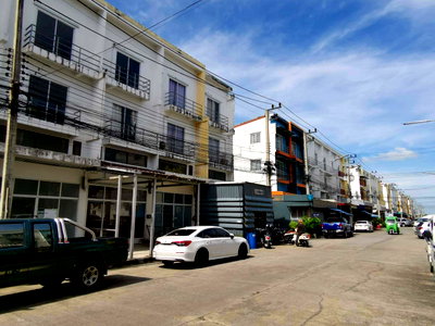 Shophouses for sale Thanyaburi Road : SHOP HOUSE 16 Sq.w. Thanyaburi Pathumthani for 2.4M