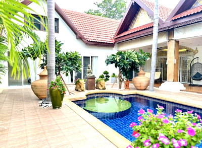 เช่าบ้านเดี่ยว ชลบุรี : Luxury Pool Villa for Rent Jomtien Pattaya Near Jomtien Beach