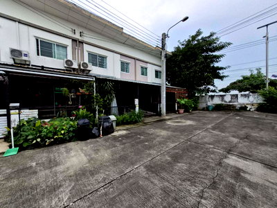 Townhouses for sale Srithai Engineering Products : TOWN HOUSE 17.6 Sq.w. Bang Plee Samut Prakarn for 1.9M