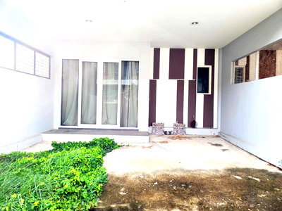 Townhouses for sale Eastern Asia University : TOWN HOUSE 22 Sq.w. Thanyaburi Pathumthani for 1.9M
