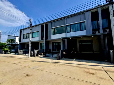 Townhouses for sale Phra Samut Jadee Samut Prakarn : TOWN HOUSE 17.5 Sq.w. Phra Samut Jadee Samut Prakarn for 2.2M