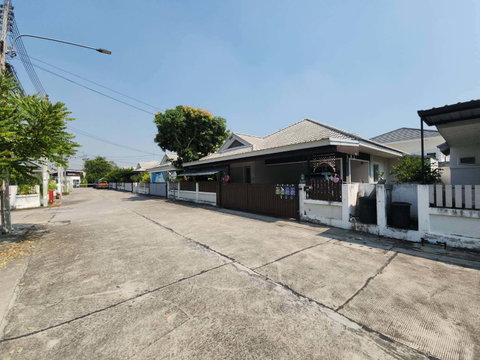 HOME 50 Sq.w. Muang Chon Buri Chonburi for 2.6M