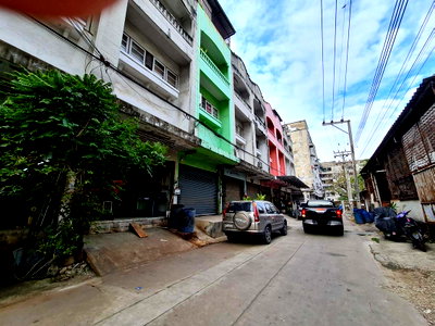 อาคารพาณิชย์ ถนนบางนา - ตราด : อาคารพาณิชย์ 20 ตร.วา บางพลี บางพลี สมุทรปราการ 1.1M