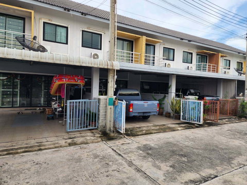 TOWN HOUSE 21.9 Sq.w. Phan Thong Chonburi for 1.8M