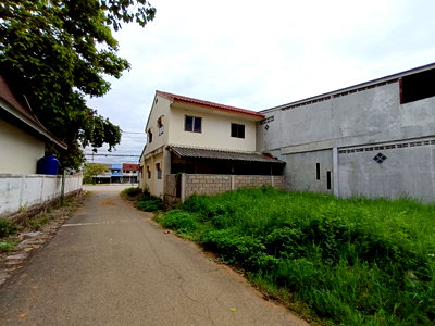 Shophouses for sale Lamphang : SHOP HOUSE 26 Sq.w. Muang Lampang Lamphang for 1.1M