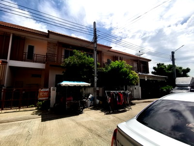 Townhouses for sale Phra Samut Jadee Samut Prakarn : TOWN HOUSE 21.2 Sq.w. Phra Samut Jadee Samut Prakarn for 1.7M
