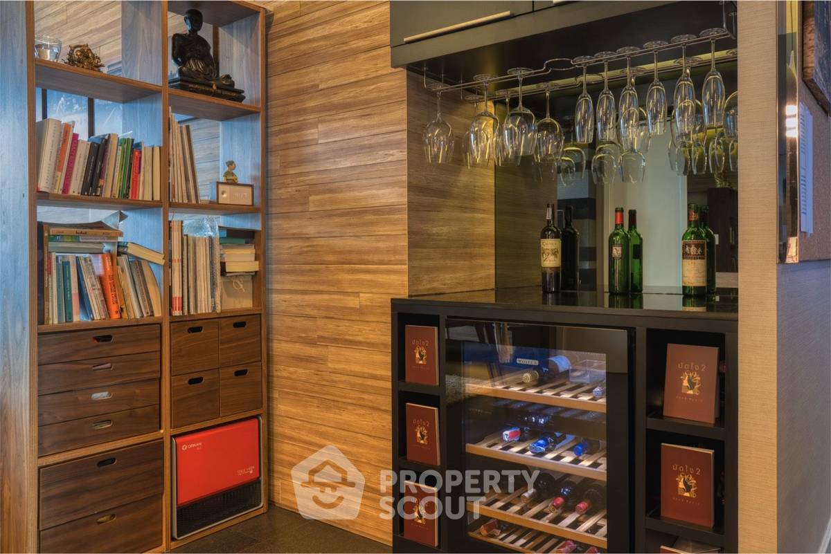 picture 2-BR 108 Sqm Condo For Sale, 185 Rajadamri, 400m To BTS Ratchadamri (ID 2860199) - 2/8