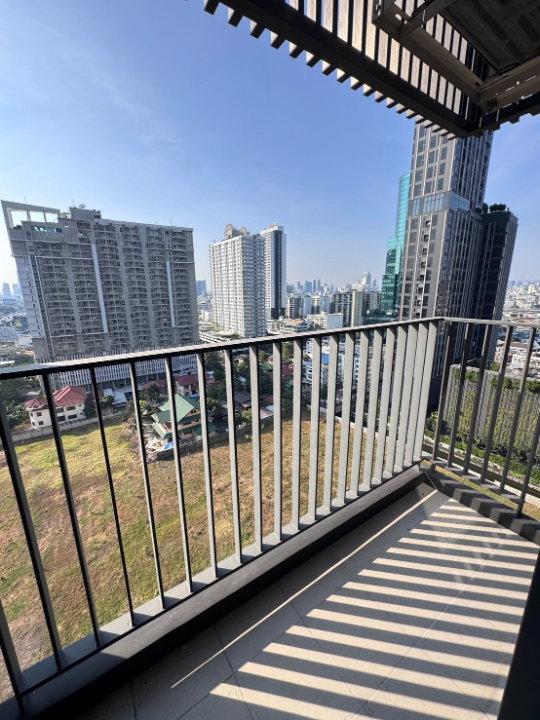 picture Life Asoke                         Hype  - 10/10