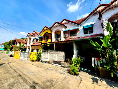 Townhouses for sale Eastern Asia University : TOWN HOUSE 22.8 Sq.w. Thanyaburi Pathumthani for 1.4M