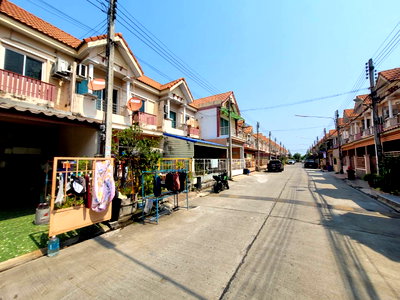 ทาวน์โฮม วิทยาลัยเทคนิคปทุมธานี : ทาวน์เฮ้าส์ 18.8 ตร.วา บ้านทัศนีย์ ปทุมธานี เมืองปทุมธานี ปทุมธานี 1.6M